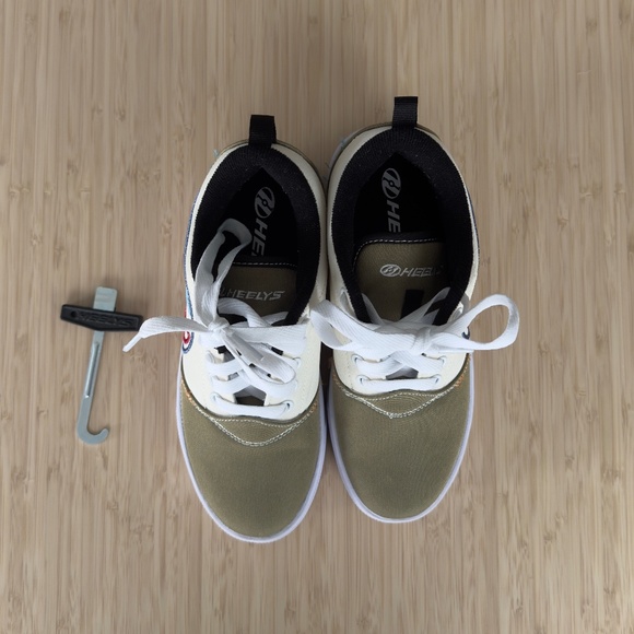 Heelys - Picture 1 of 5